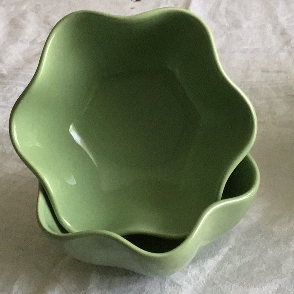 SLAH Set of 2 Hospitality Sage Scalloped Bowls EUC